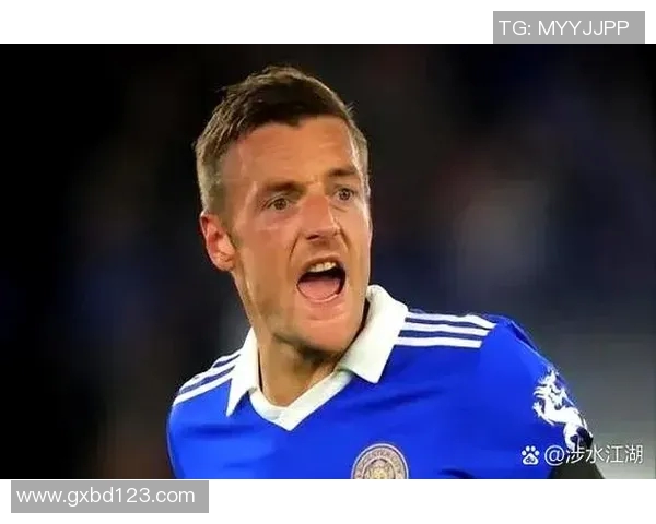 德国足球明星年轻时期的珍贵照片回顾与成长历程揭秘